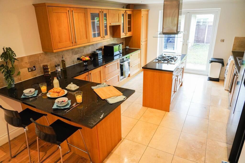 Вилла Large 4-Bed House For Up To 7 Guests W 2X Parking Оксфорд Экстерьер фото